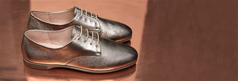 ECCO is a global leader in innovative comfort footwear for men, ladies ...