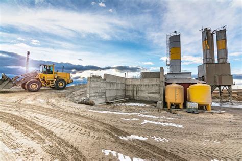 Cantera Para La Extracción De Arena Y Piedra Su Transformación En