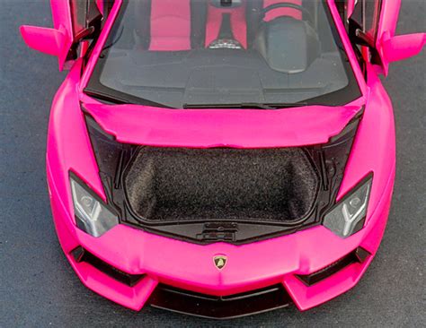 1/18 Welly FX Lamborghini Aventador LP700-4 (Pink) Diecast Car Model - LIVECARMODEL.com