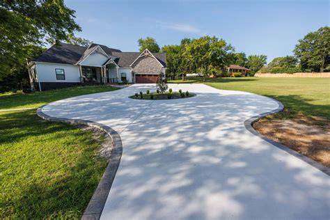 5 Benefits of a Concrete Driveway in Nashville - Summit Concrete