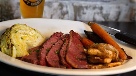 Fulfill St Paddys Day Corned Beef Cravings At These Restaurants