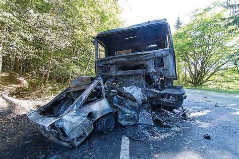 Horror Unfall In Tutzing Fahrer Verbrennt Im Auto Abendzeitung M Nchen