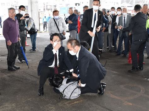 “赤シャツの漁師のおっちゃん”は今 岸田首相襲撃事件から1年 写真特集15 毎日新聞