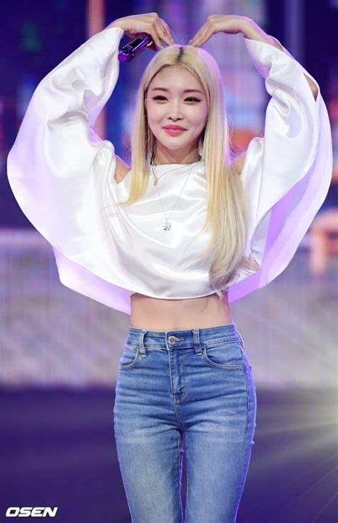 【photo】i O I出身キム・チョンハ、7 3放送「show Champion」で1位獲得宇宙少女 ヨンジョンも祝福 Kstyle