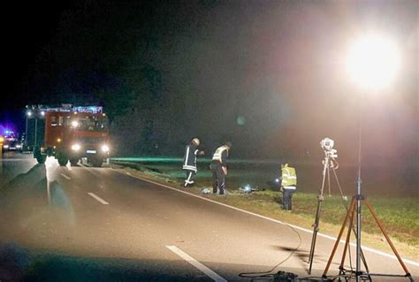 T Dlicher Unfall Auf S Radfahrer Stirbt Nach Zusammensto Mit Pkw