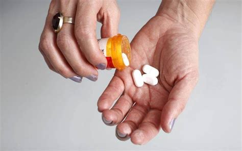 Non-Opioid Painkillers Might Be Just as Effective as Opioids | Reader's Digest