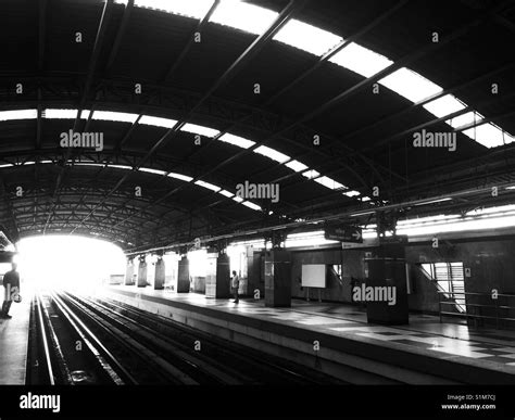 Kolkata Metro High Resolution Stock Photography and Images - Alamy