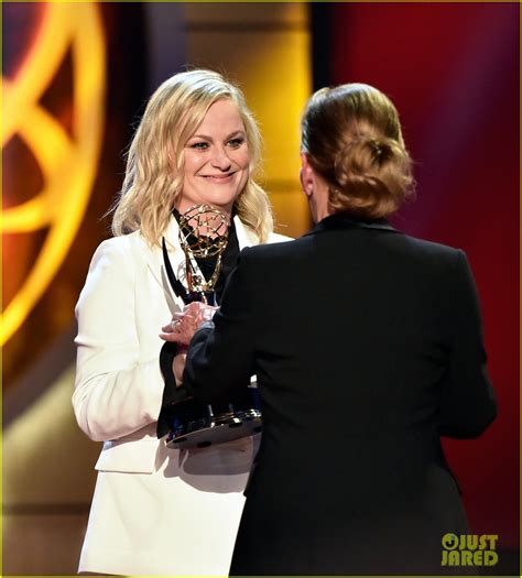 Amy Poehler Presents Judge Judy With Her Daytime Emmys Lifetime ...