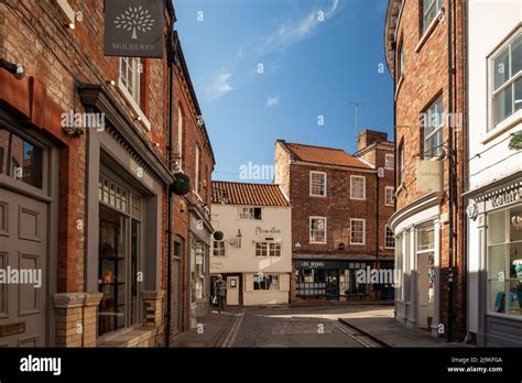 Spring Afternoon On Swinegate In York City Centre North Yorkshire