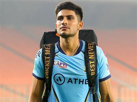 Shubman Gill Celebrating His 23rd Birthday Extravagantly