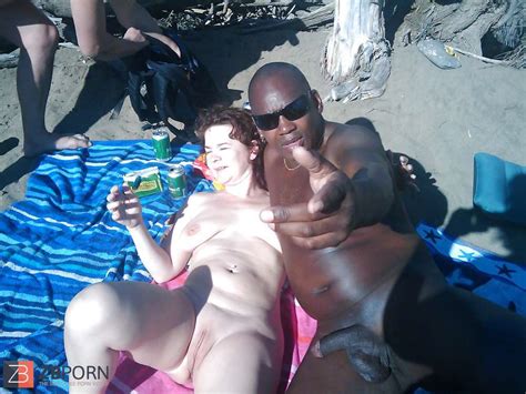 106 Multiracial Duo Naked On The Beach ZB Porn