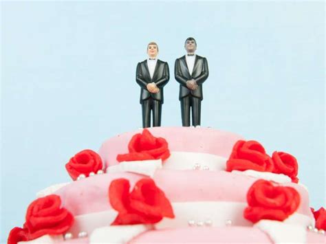 Supreme Court Rules For Baker In Gay Wedding Cake Case But Carefully