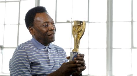 Pelé Brazilian World Cup Winner And Football Great Dies Aged 82 Abc