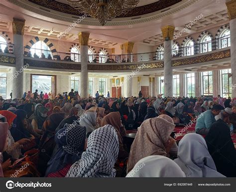 Bandung Indonesia Dec 2023 Masjid Agung Trans Studio Bandung Mosque