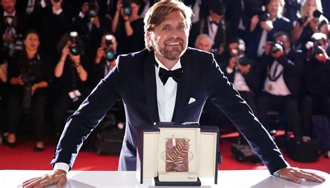 Ruben Östlund reivindica a Buñuel tras ganar su segunda Palma de Oro