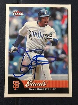 DAVE ROBERTS 2007 FLEER AUTOGRAPHED SIGNED AUTO BASEBALL CARD 10 PADRES