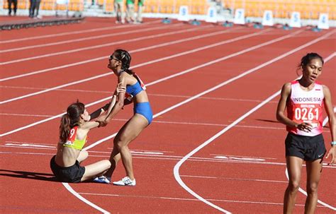 Hot girl điền kinh Việt Nam nén đau suốt km giành HCV SEA Games