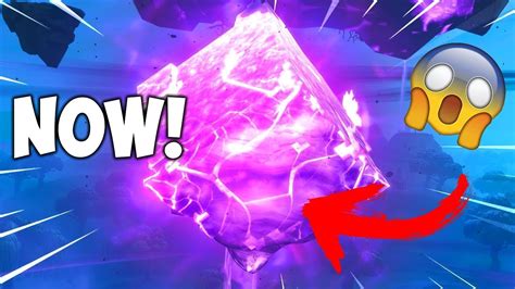 Fortnite Cube Cracking Open Right Now New Map Youtube