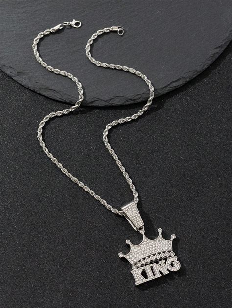 Collier avec pendentif couronné et Roi entièrement incrusté de strass