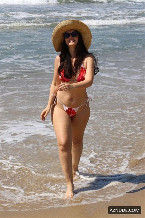 Natasha Blasick Sexy Spotted Showing Off Her Beautiful Bikini Body At Hermosa Beach In