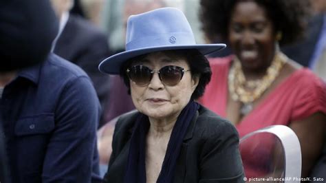 View 17 Yoko Ono 2020 - sugiatik