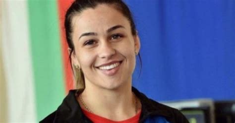 Новата визия на Елица от "Игри на волята" ще ви изуми! Невероятно секси ...