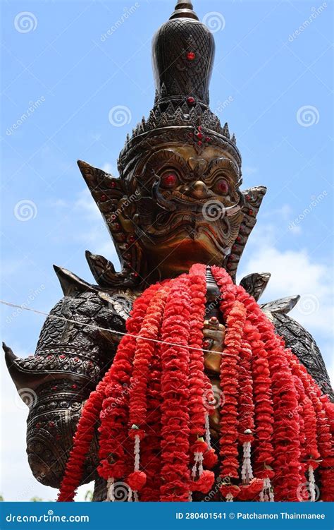 Statue Of Thao Wessuwan That Thai People Respect Nakhon Sawan Province