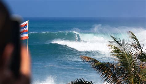 The Glory And Chaos Of The Eddie Aikau Invitational In Photos