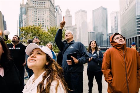 Unique Chicago Tours | Behind-the-Scenes, Running & Kayak Tours