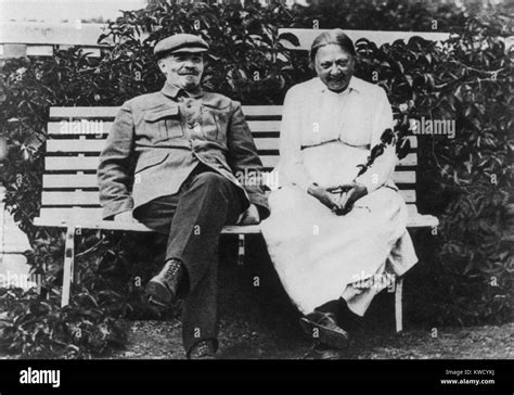 Wife of lenin hi-res stock photography and images - Alamy