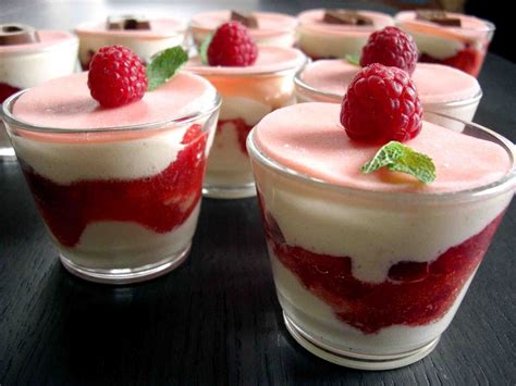 Verrines Verrine fraise Nourriture délicieuse Recette tiramisu