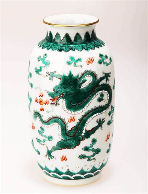 Sold At Auction A Famille Rose Dragon Pattern Porcelain Vase The Base