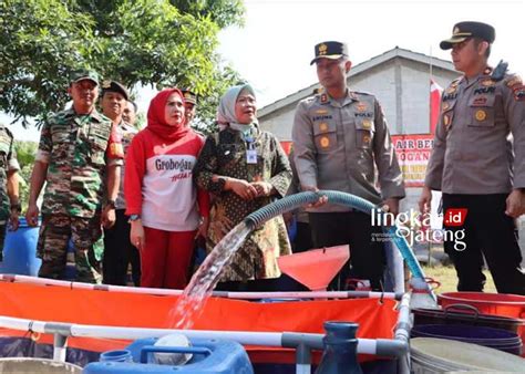 Terdampak Kekeringan Desa Di Grobogan Dapat Bantuan Air Bersih