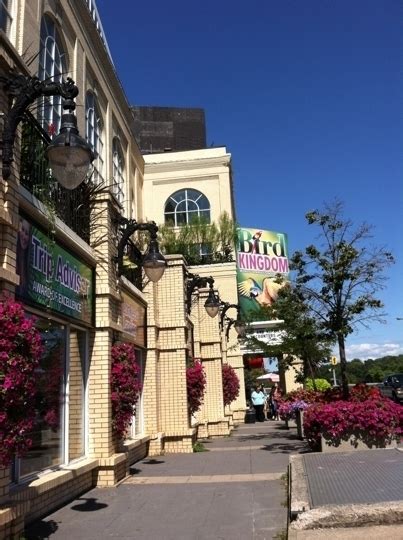 Bird Kingdom in Niagara Falls, Ontario - Kid-friendly Attractions ...