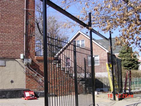 Aluminum & Wrought Iron Fence Installation in Manhattan, Bronx , & Brooklyn, NY | American ...