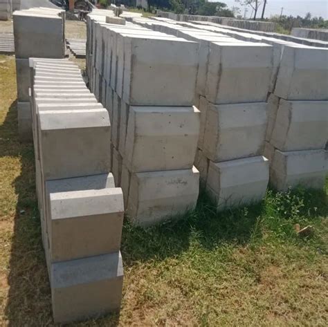 Cement Rectangular Kerb Stone Paver Block At Rs 140 Piece In Dobaspet