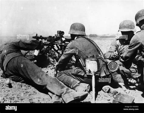 Ein mg 34 maschinengewehr Fotos und Bildmaterial in hoher Auflösung