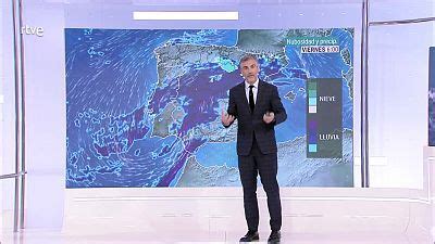 El Tiempo Cielos Nubosos O Cubiertos Y Con Precipitaciones En El