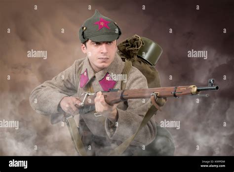Soviet Soldier Ww2 Hi Res Stock Photography And Images Alamy