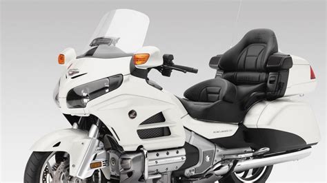 Honda Gold Wing BS6 Price 2023 Mileage Specs Images Of Gold Wing