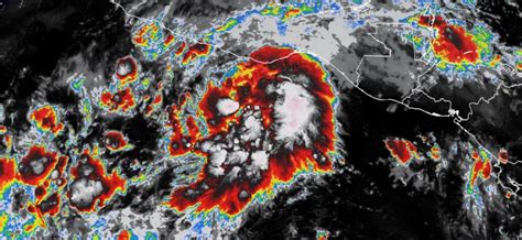 Agatha Amenaza Con Convertirse En La Primera Tormenta Tropical Del