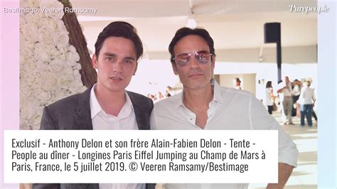 Alain Delon Et Ses Enfants Leur Carte De Voeux Au Coeur D Un