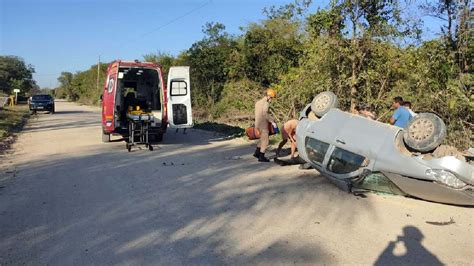 Jovens Ficam Feridos Após Carro Capotar Na área Rural De Corumbá Folha Ms