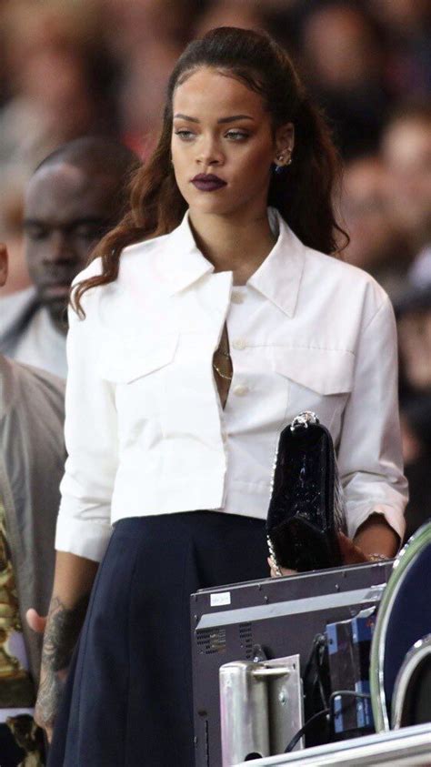 Pin By Martin Phipps On Rihanna Rihanna Looks Rihanna Outfits