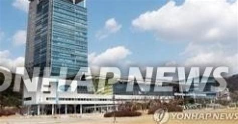 광주시장 공항 이전 4자 협의체 제안에 전남 뿔났다