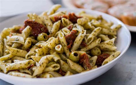 Pennette Al Pesto Di Rucola E Pomodori Secchi Altro Che Piatti