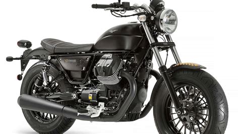 Moto Guzzi V9 Bobber V9 Roamer First Look