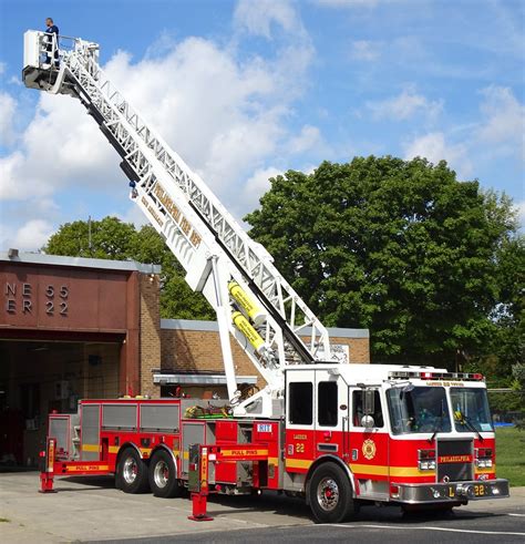 PFD Ladder Tower 22 Philadelphia Fire Department Ladder To Flickr