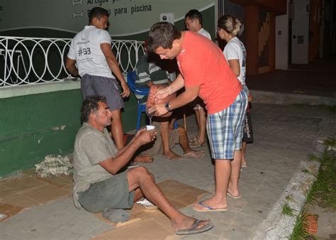 Jovens Se Unem Para Alimentar Moradores De Rua Em Sobral Jovens