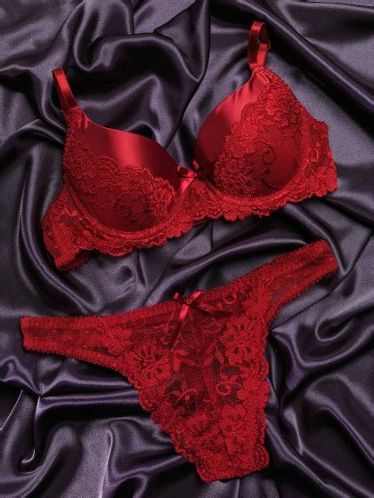 Est Ce Mesquin J Ai Surpris Mon Mari En Train De Porter De La Lingerie MadameNoire Savage Rose
